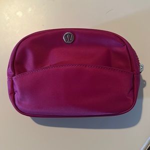 Lululemon Go Getter Pouch Mini Wild Berry